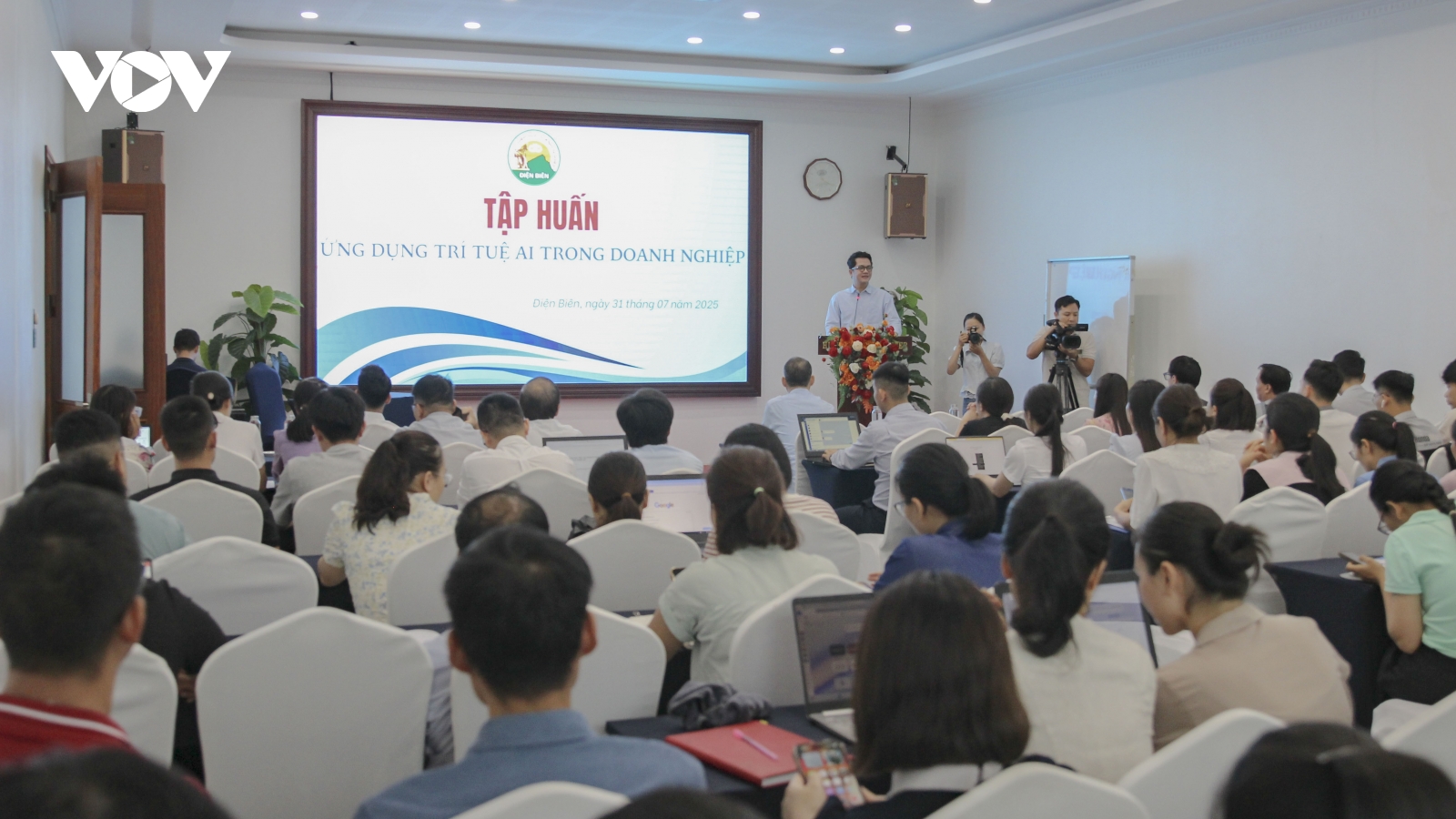 Lan tỏa "bình dân học vụ số", thúc đẩy AI trong doanh nghiệp ở Điện Biên