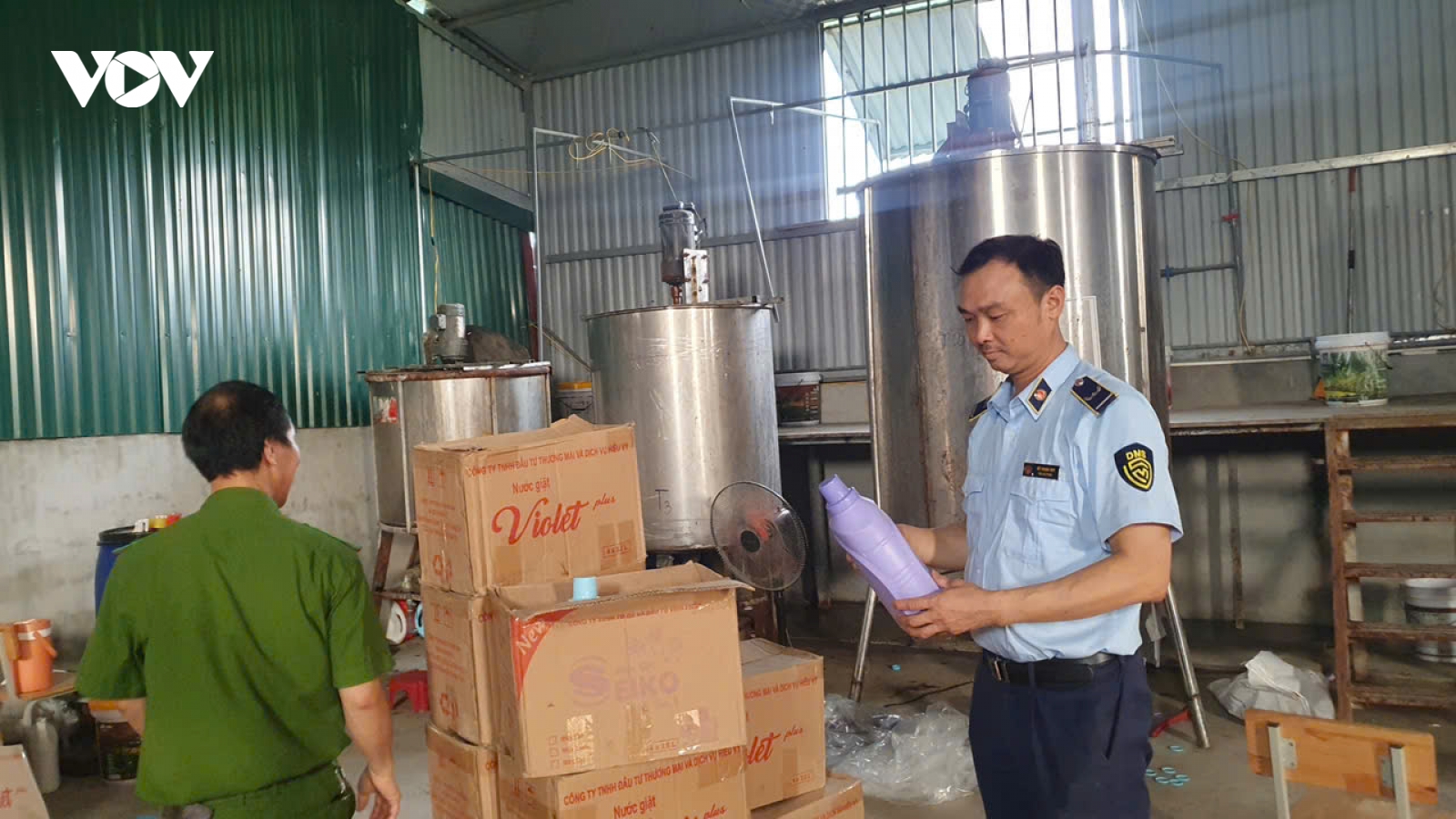Phạt gần 200 triệu đồng doanh nghiệp sản xuất hàng giả nhãn hiệu D-nee, Tauau
