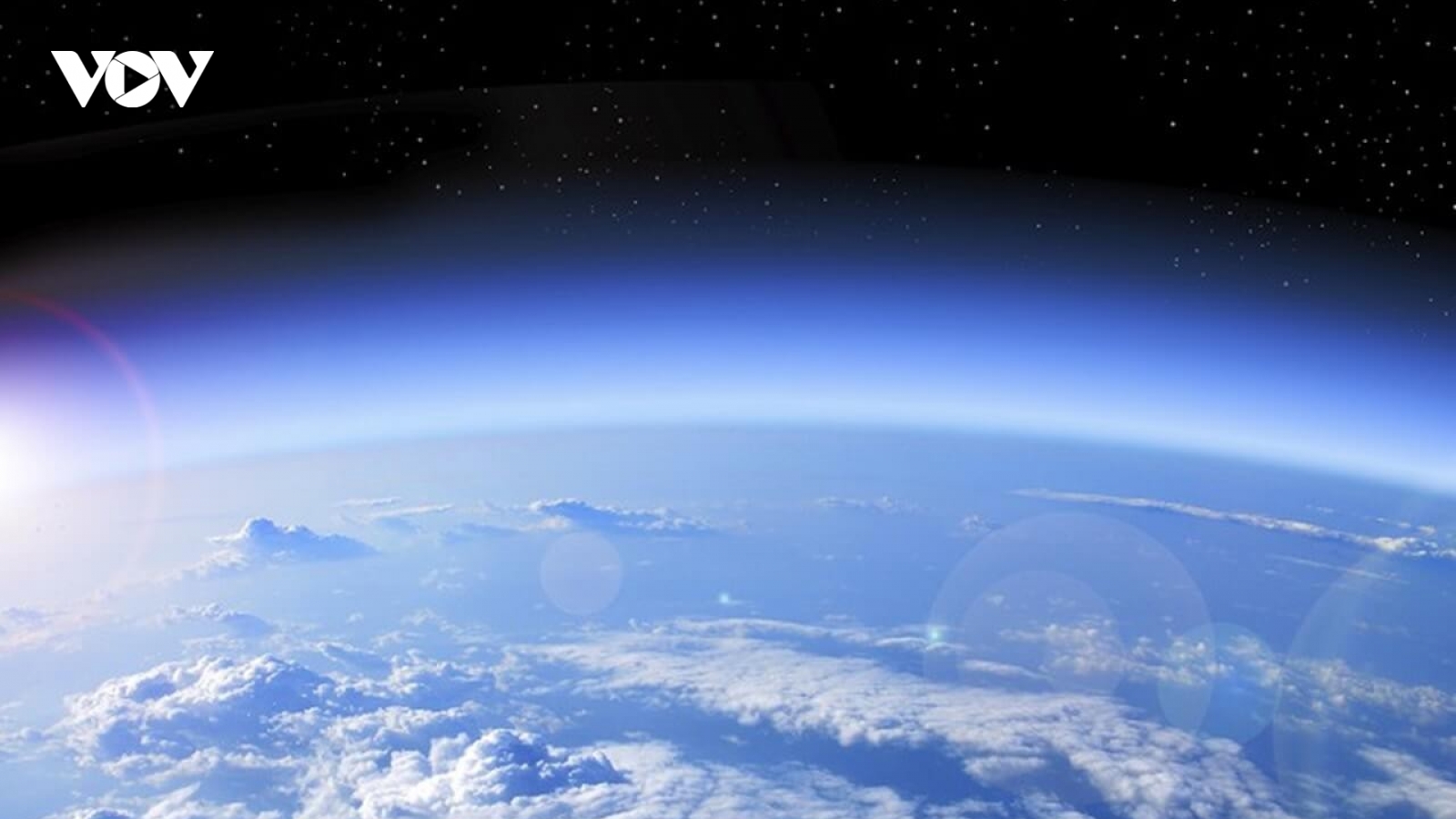 Mối lo ngại từ các vụ phóng tàu vũ trụ đối với tầng ozone của Trái Đất
