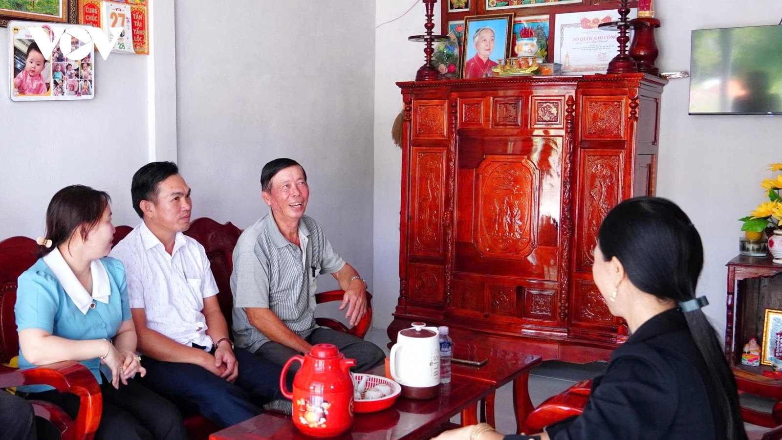 Niềm vui người có công trong những ngôi nhà mới