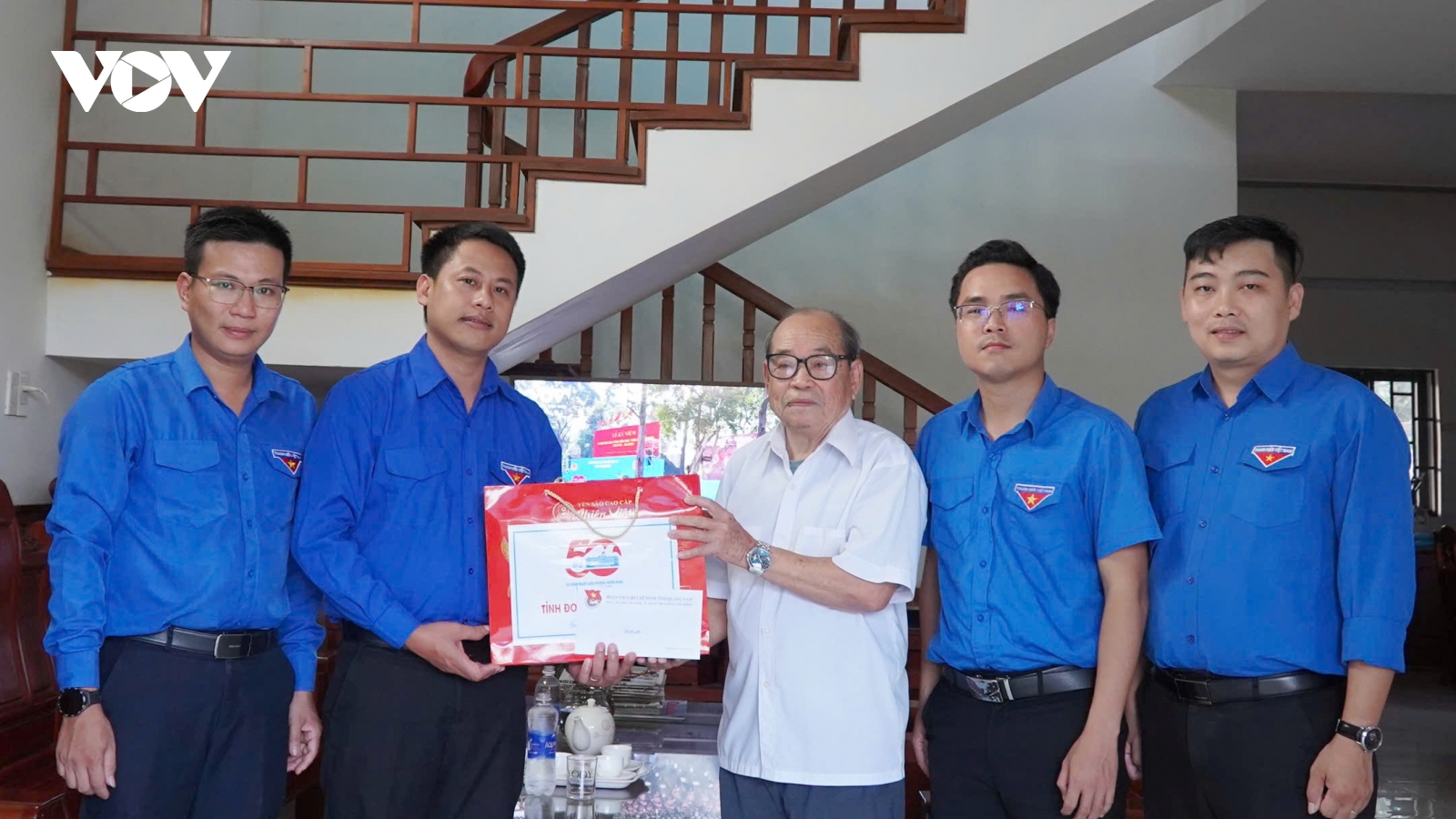 Tuổi trẻ Đà Nẵng tặng quà gia đình chính sách dịp 27/7