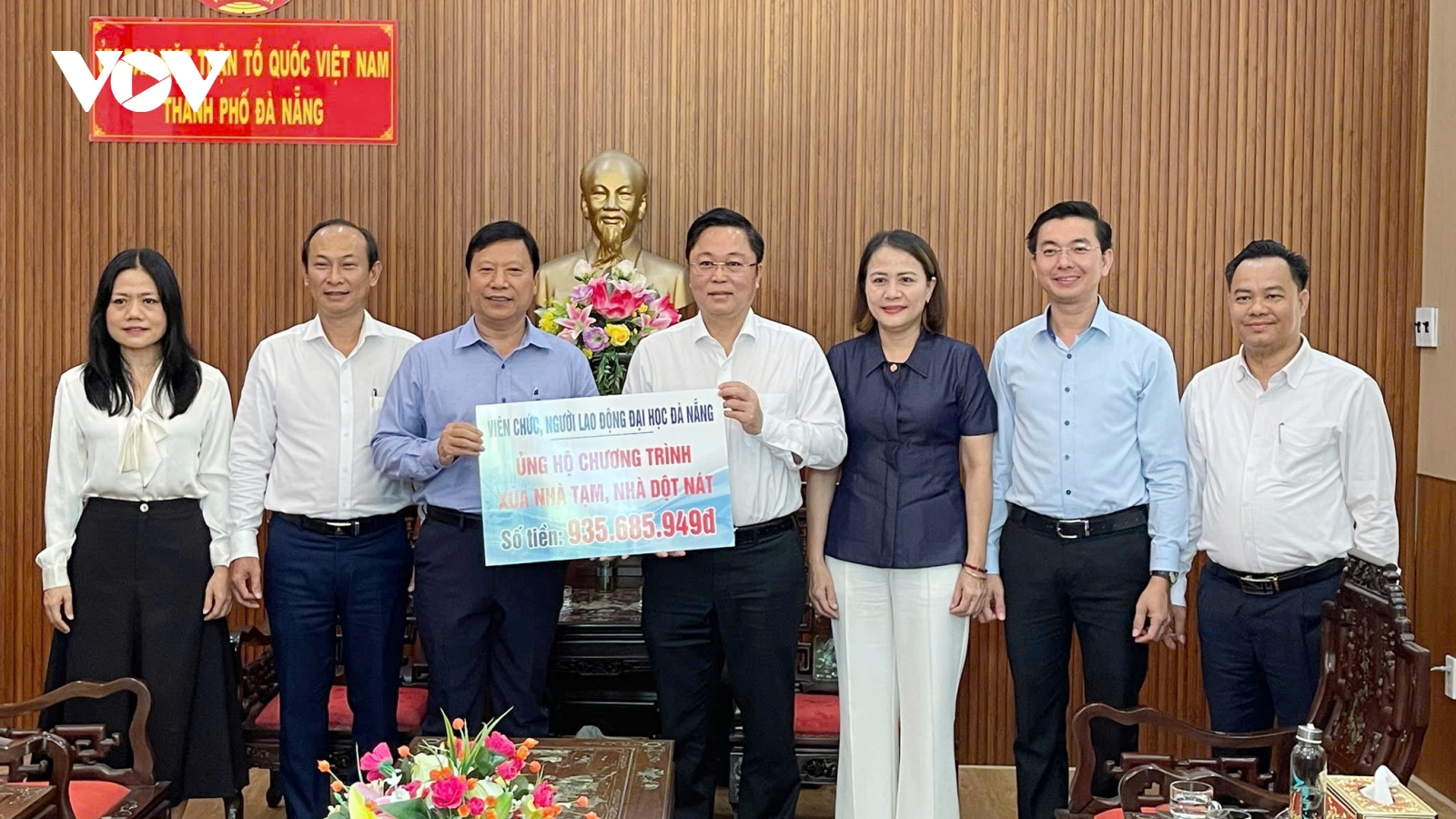 Đại học Đà Nẵng ủng hộ gần 950 triệu đồng chung tay xóa nhà tạm, nhà dột nát