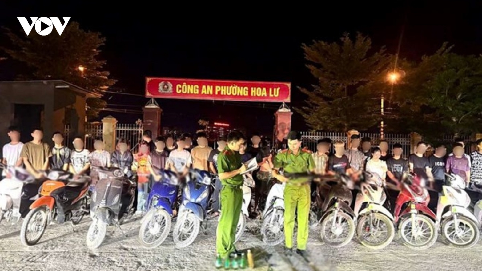 33 thanh thiếu niên lái xe gây náo loạn đường phố Ninh Bình