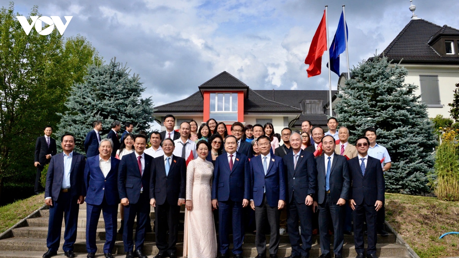 Chủ tịch Quốc hội gặp gỡ cộng đồng người Việt Nam tại Thụy Sĩ