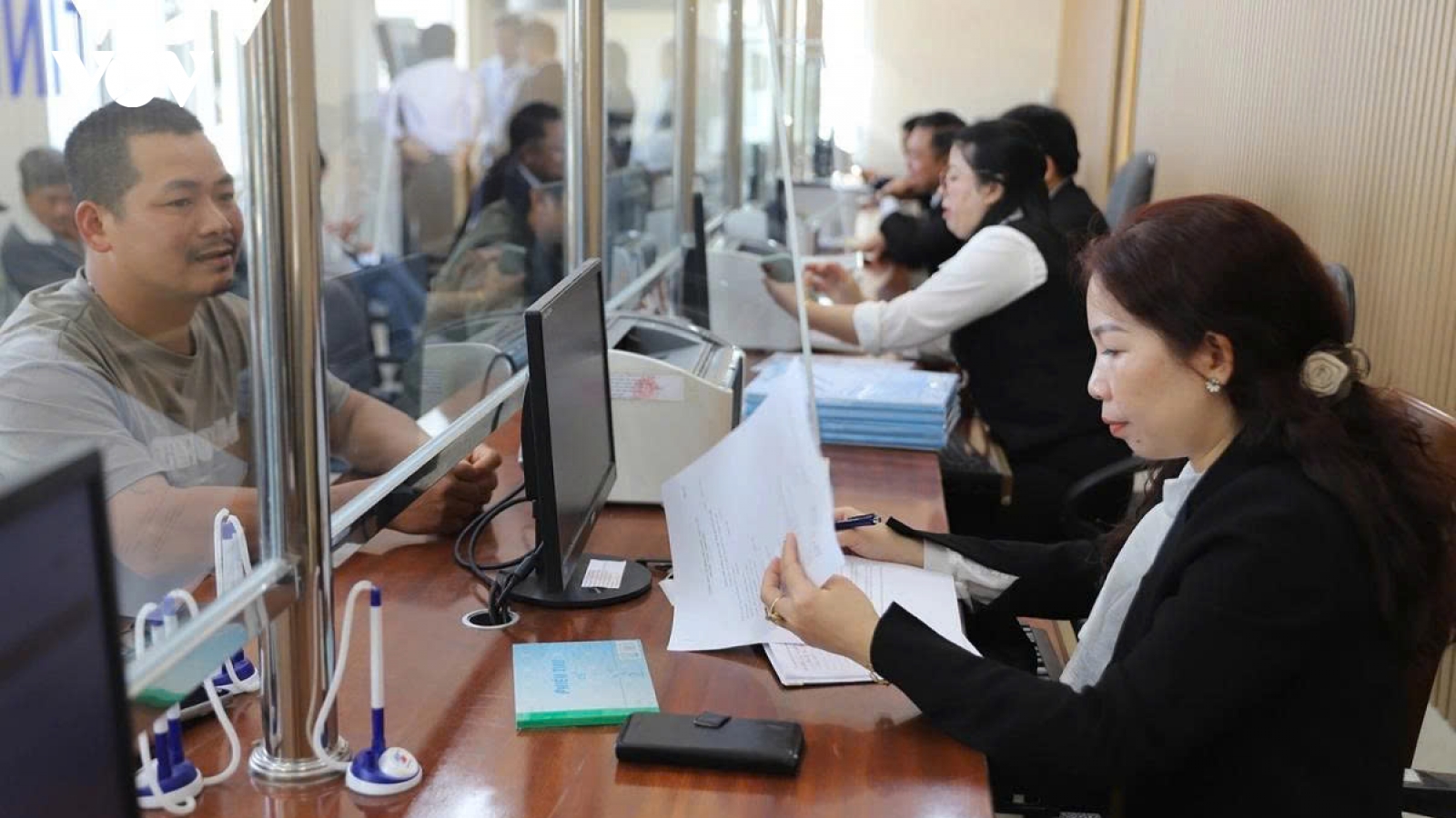 Tháo gỡ khó khăn trong thực hiện thủ tục hành chính chính quyền địa phương 2 cấp