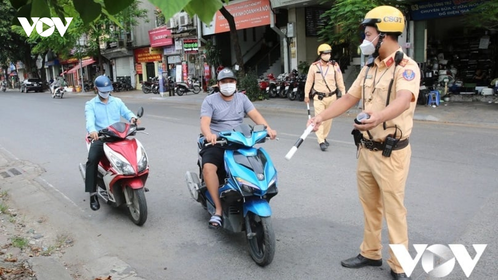 Xe máy không có bộ phận giảm thanh, giảm khói, bị phạt thế nào?