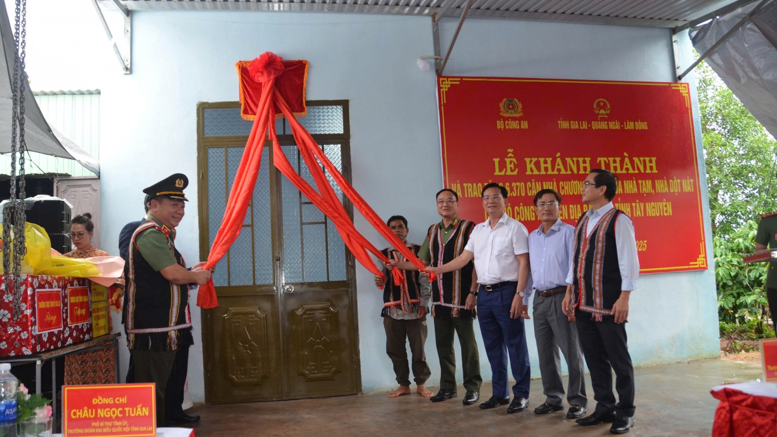 Bộ Công an xây tặng gần 6.400 căn nhà tặng Nhân dân khu vực Tây Nguyên