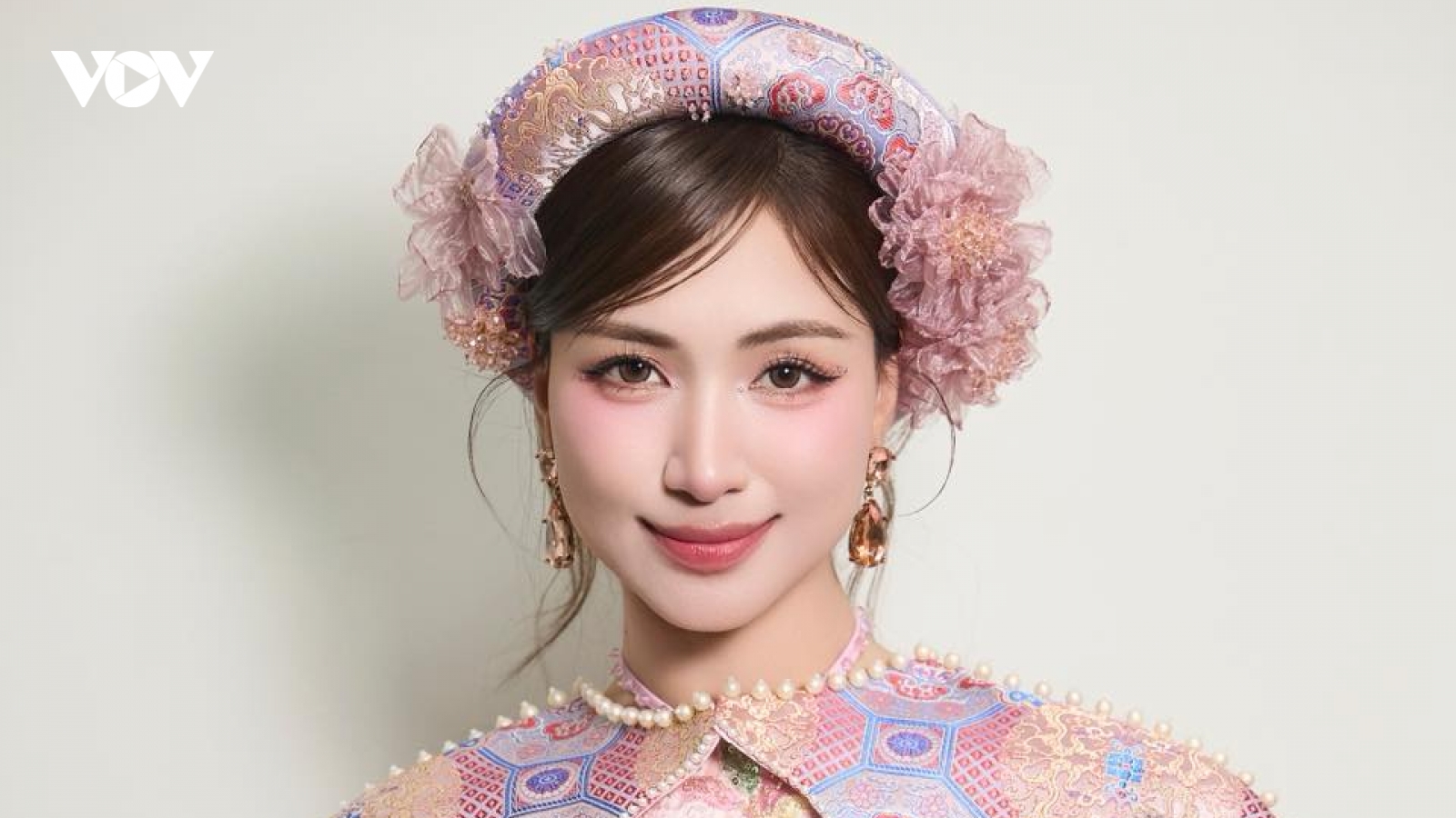 Hòa Minzy gửi 300 triệu đồng giúp đỡ đồng bào Nghệ An bị lũ do bão số 3 gây ra