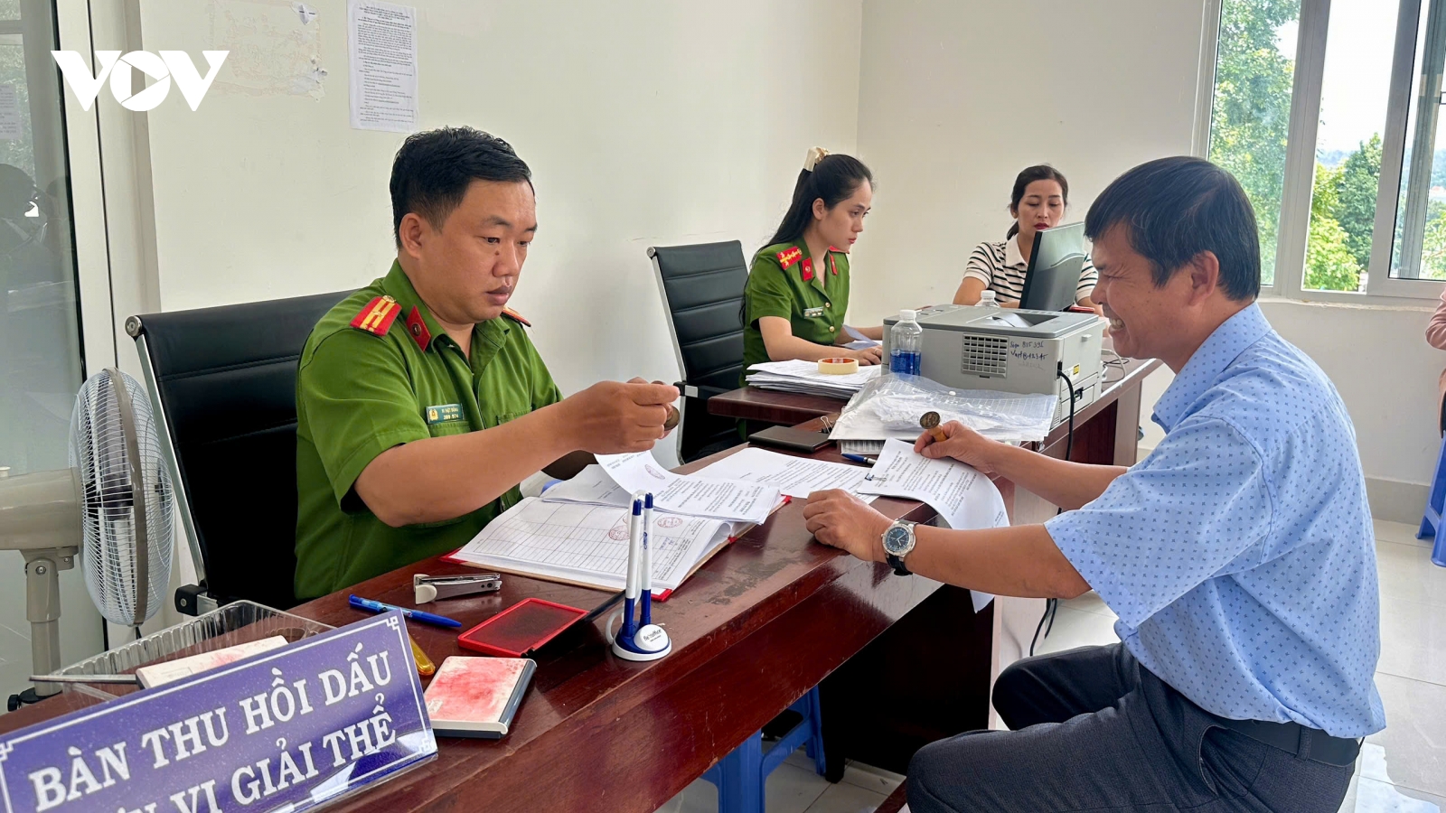 Công an Đắk Lắk khẩn trương thực hiện cấp đổi con dấu sau sáp nhập