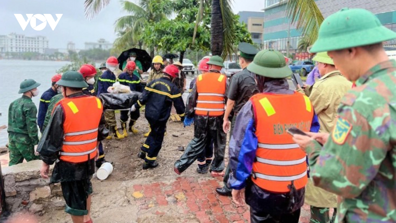 Another victim found in Ha Long Bay tourist boat tragedy