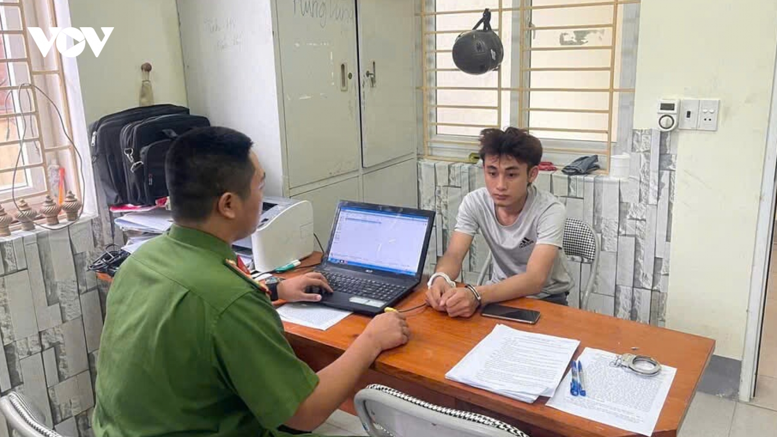 Bắt đối tượng có tiền án trộm cắp, cướp giật tài sản