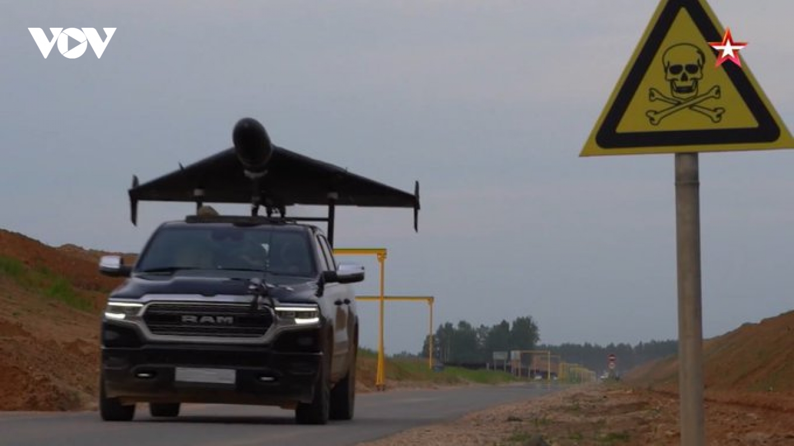 Nghi vấn Nga dùng xe bán tải Mỹ làm bệ phóng di động cho UAV Geran-2
