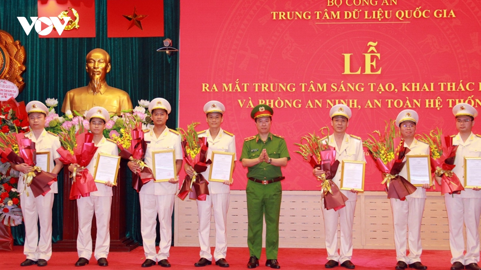 Bộ Công an ra mắt Trung tâm Sáng tạo, khai thác dữ liệu và Phòng An ninh hệ thống