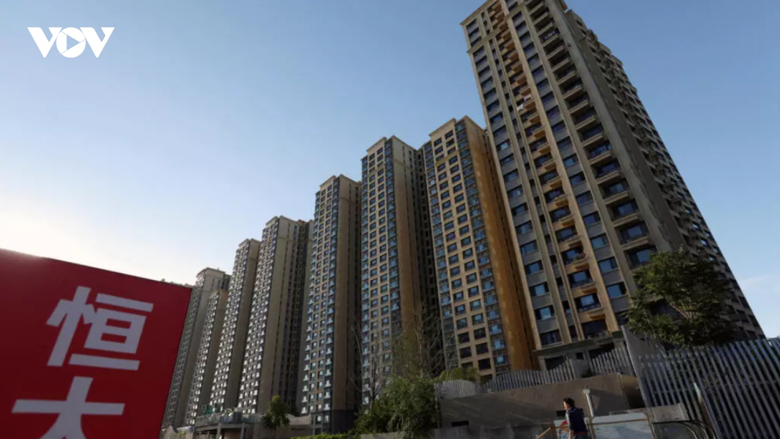 Evergrande đối mặt nguy cơ hủy niêm yết, thị trường BĐS Trung Quốc trì trệ