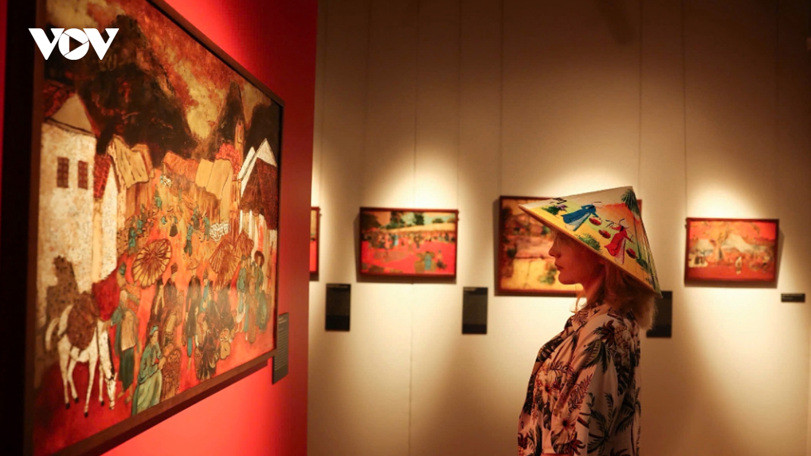 Vietnamese lacquer painting exhibition opens in Russia