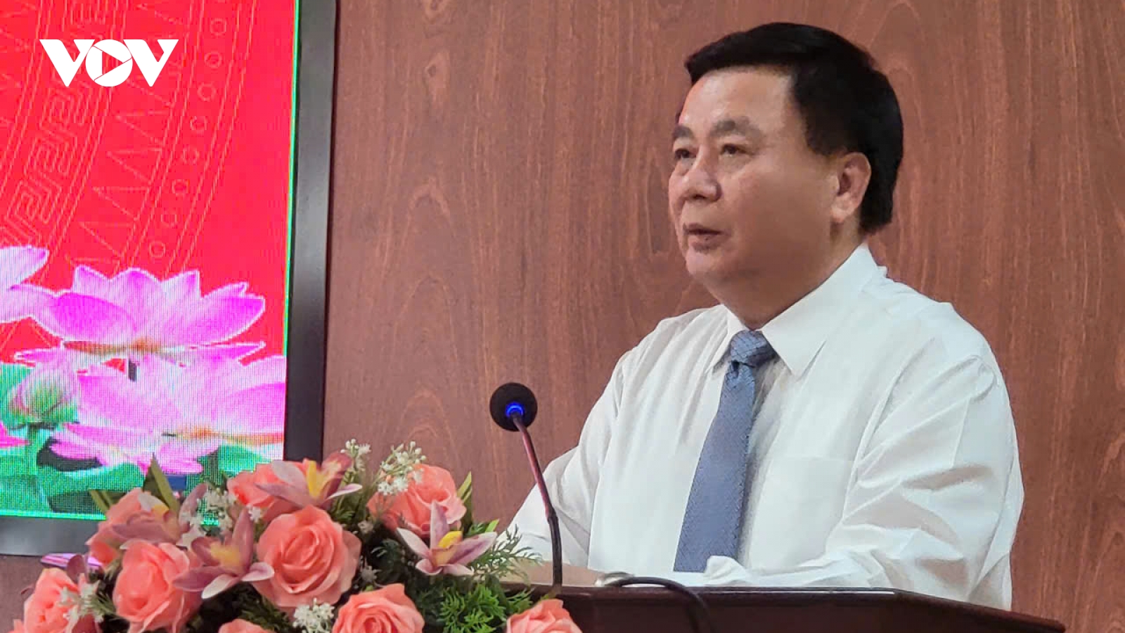 Ông Nguyễn Xuân Thắng trao quyết định về công tác cán bộ