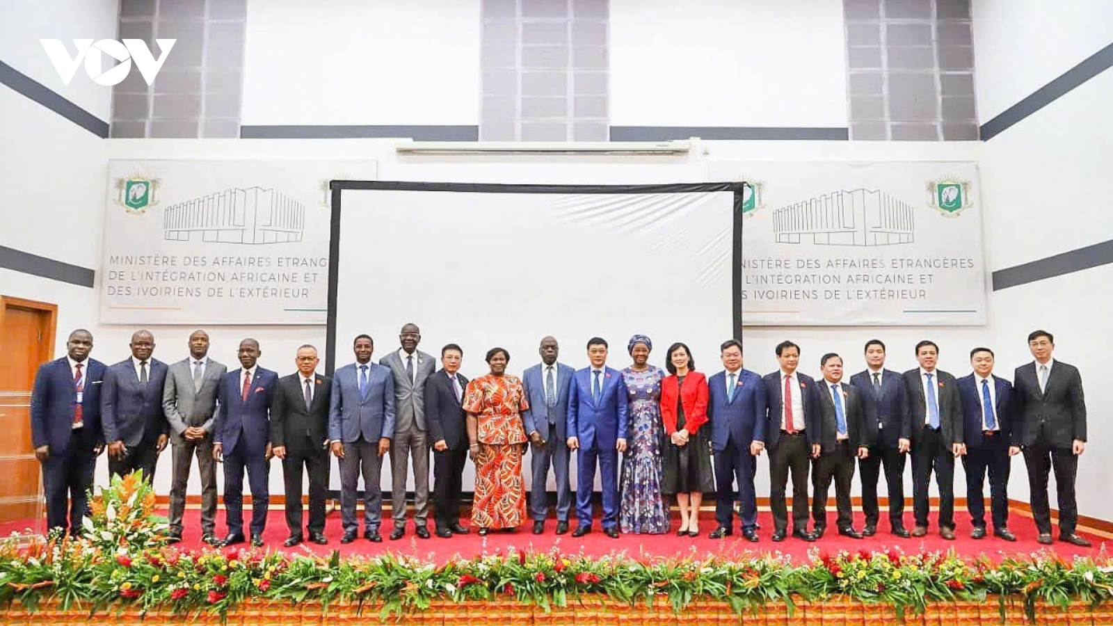 Tạo thuận lợi cho các hoạt động hợp tác song phương giữa Việt Nam và Bờ Biển Ngà