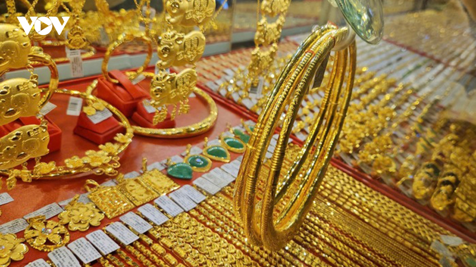 Mua bán vàng từ 20 triệu đồng trong ngày phải chuyển khoản
