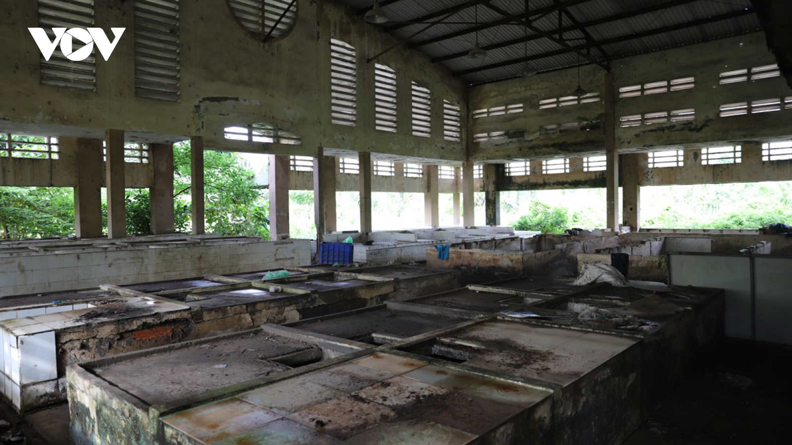 Chợ xây tiền tỷ rồi bị bỏ hoang ở TP.HCM, lãng phí không nhỏ