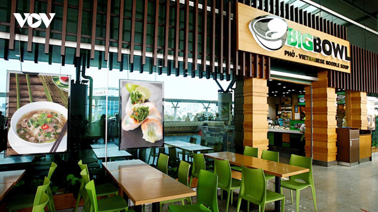 Ổ bánh mì 208.000 đồng ở ga quốc tế sân bay Nội Bài làm bằng thịt nhập từ Brazil