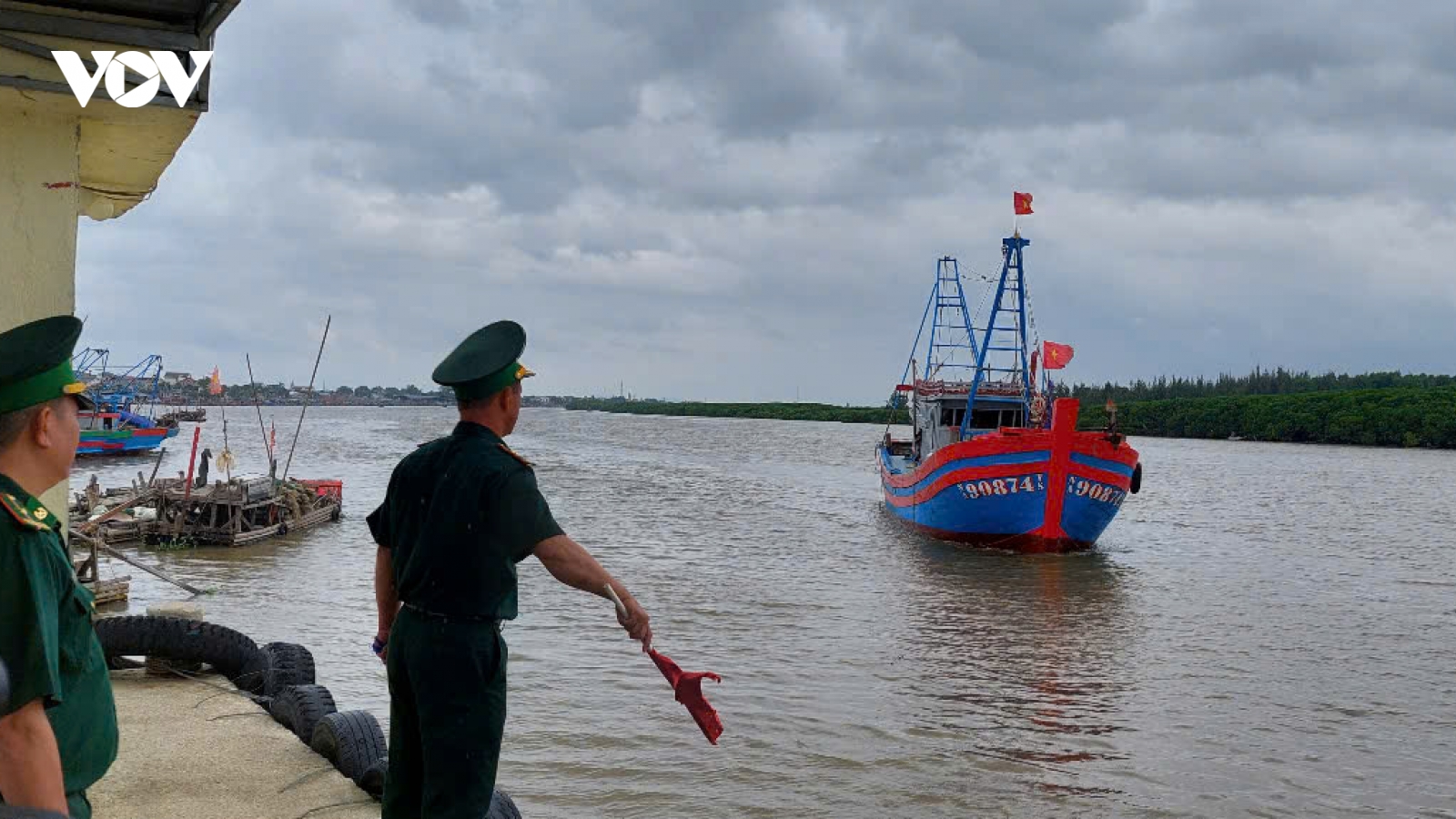 1 người tử vong do giông lốc và 4 người bị thương tại Nghệ An