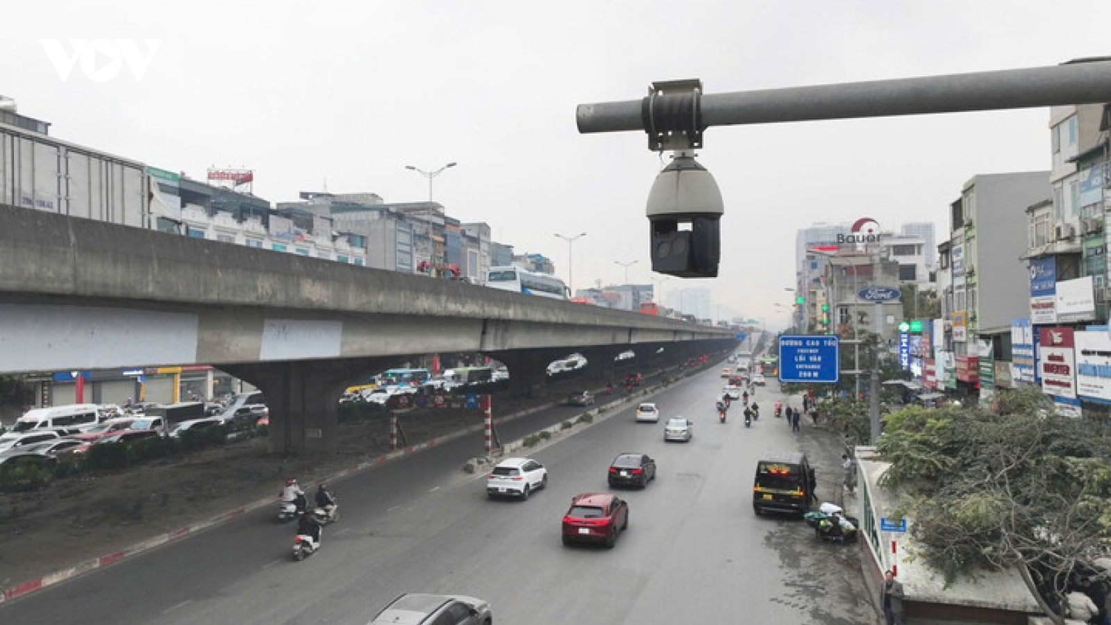Hà Nội lắp đặt hàng trăm camera AI có khả năng điều tiết, xử lý giao thông