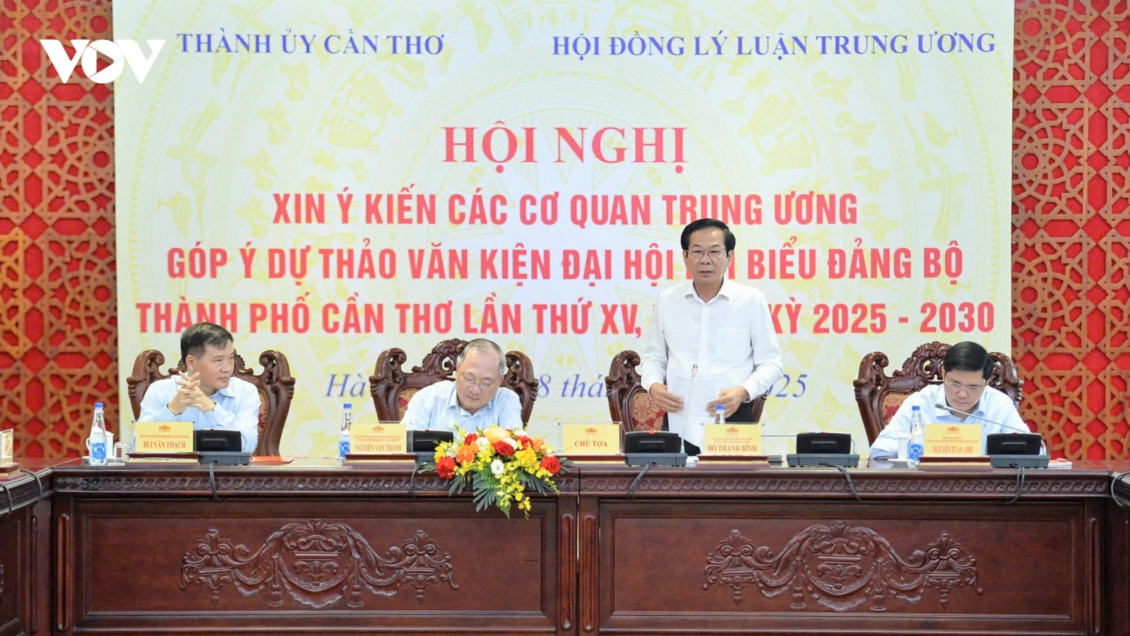 Tạo giải pháp đột phá trong công tác cán bộ để phát triển thành phố Cần Thơ