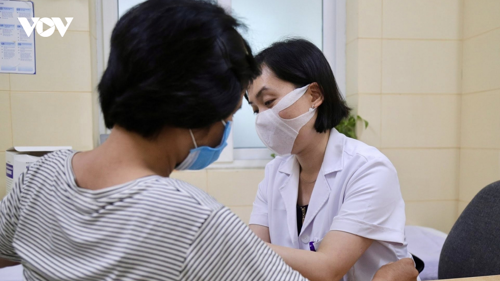 Bệnh nhân vui mừng vì quy định mới: lấy thuốc 3 tháng một lần