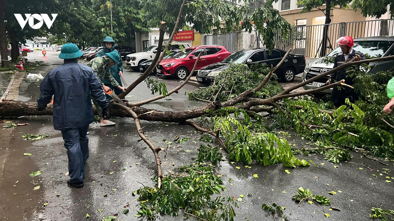 Chủ tịch thành phố Hà Nội yêu cầu tập trung ứng phó bão số 3