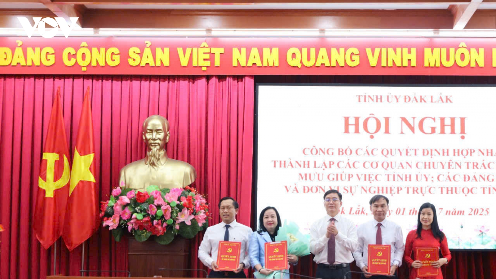 Tỉnh ủy Đắk Lắk công bố các quyết định thành lập cơ quan, đơn vị sau sáp nhập