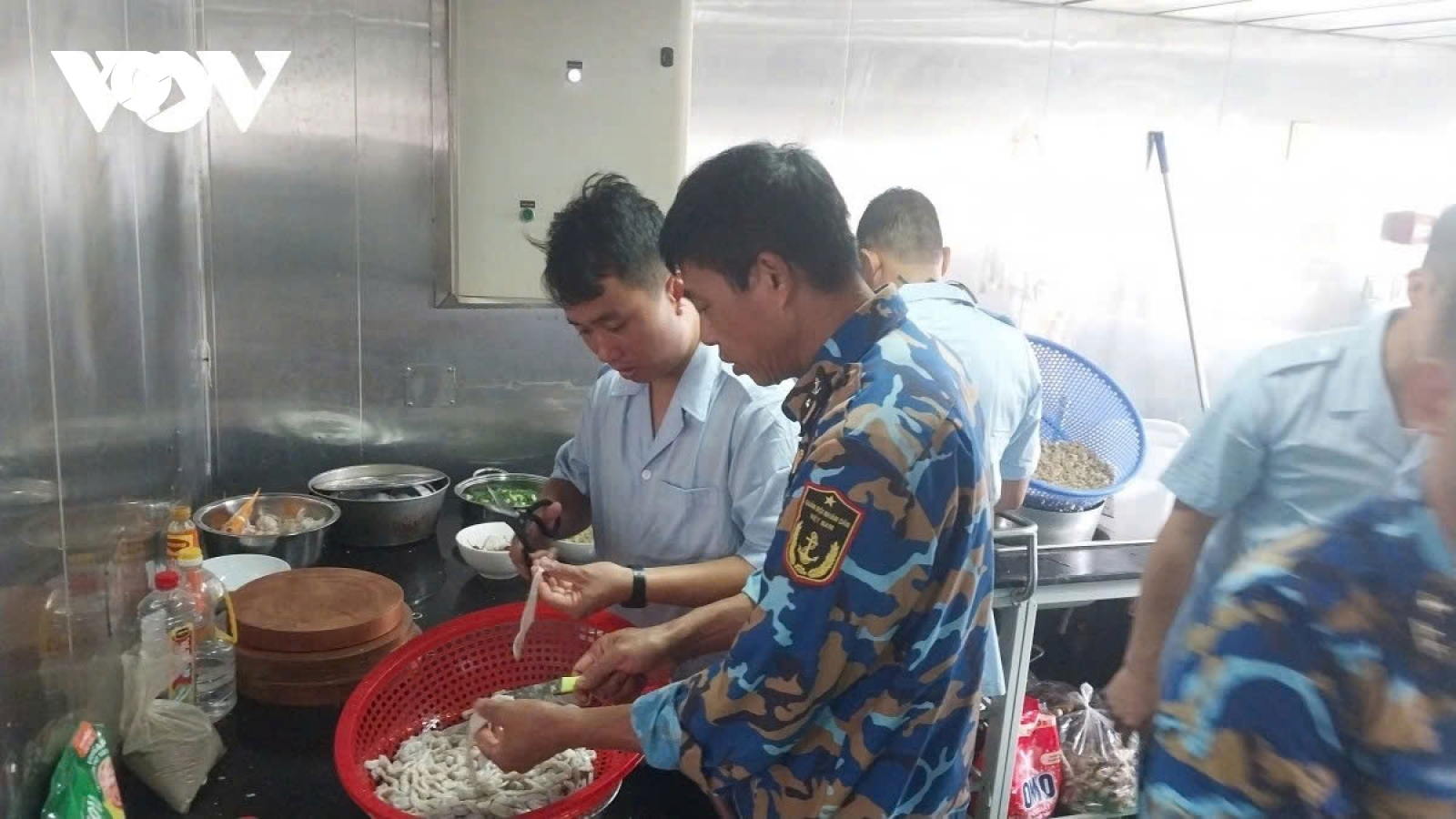 Chuyện những người lính hậu cần trên hải trình đến với Trường Sa