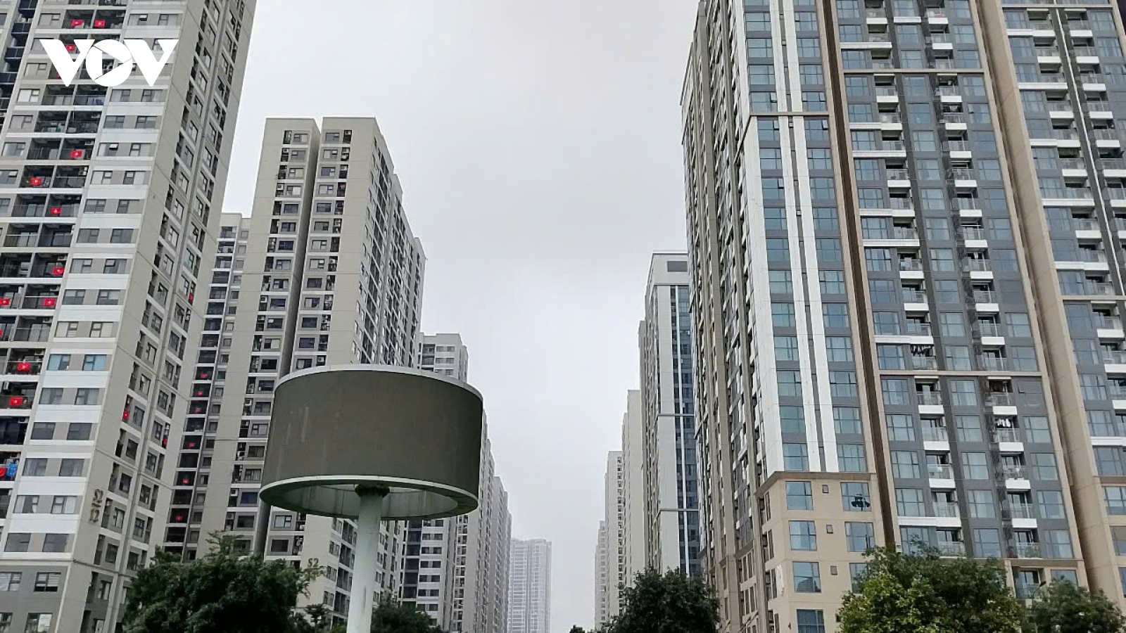 Dòng tiền đổ vào bất động sản khiến thị trường sốt nóng