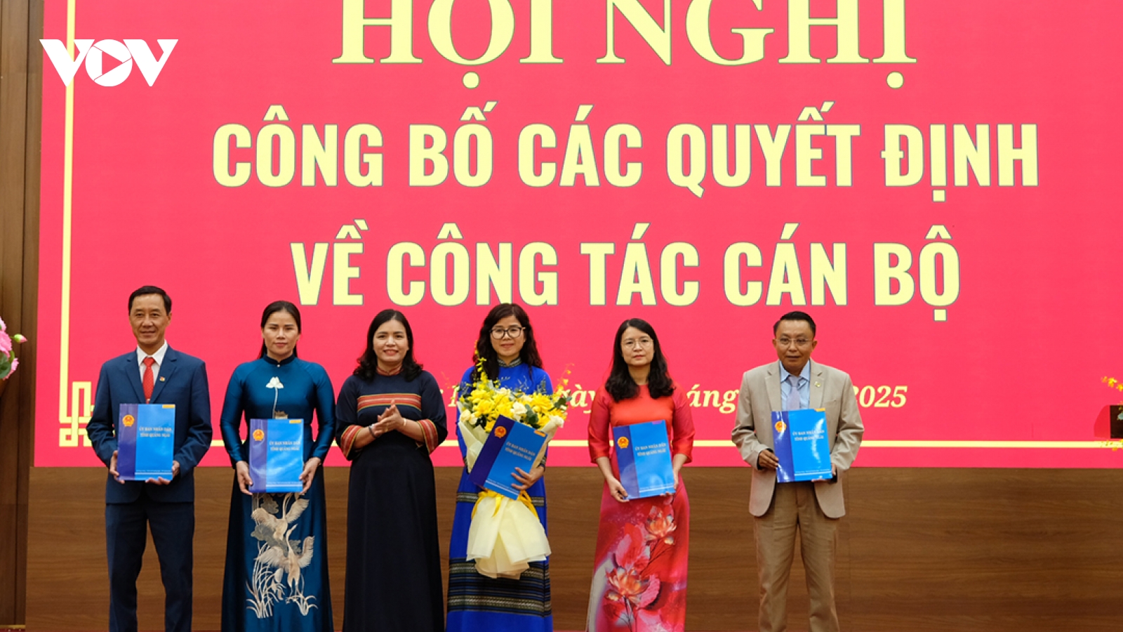 Quảng Ngãi công bố các quyết định về công tác cán bộ