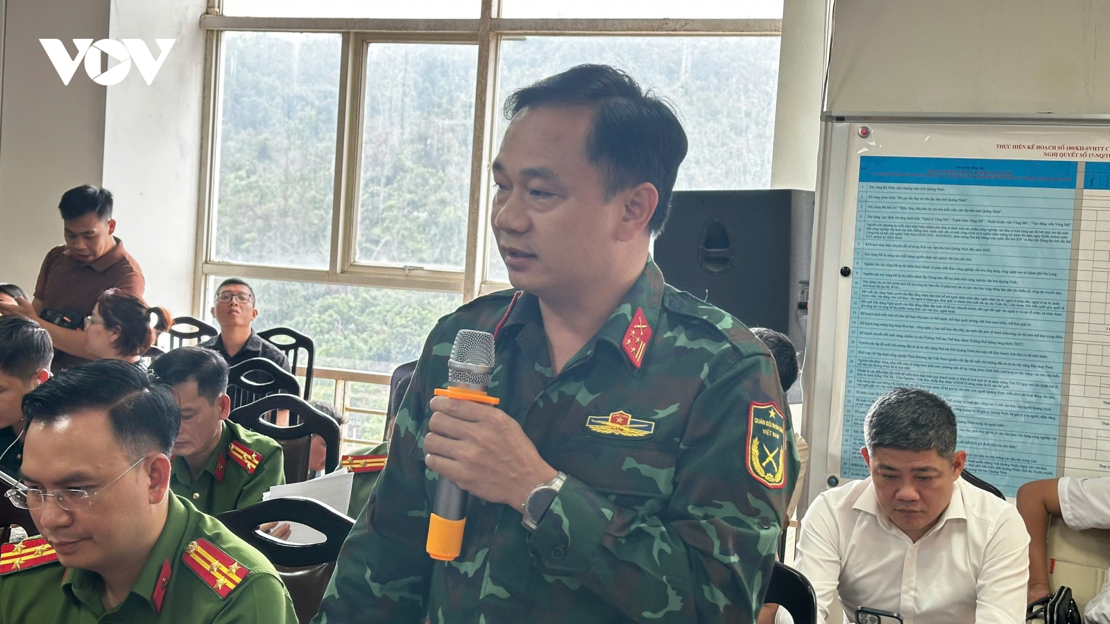 Vụ lật tàu trên Vịnh Hạ Long: 35 nạn nhân đã được bàn giao, tiếp tục tìm kiếm người mất tích