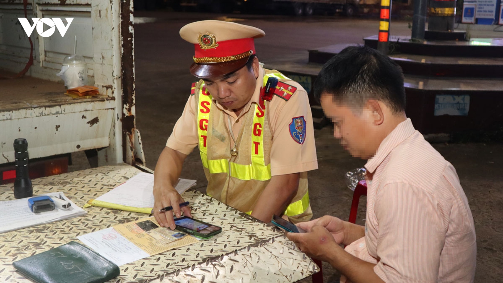 Công an Đồng Nai mạnh tay xử lý xe khách phóng nhanh, vượt ẩu trên Quốc lộ 14