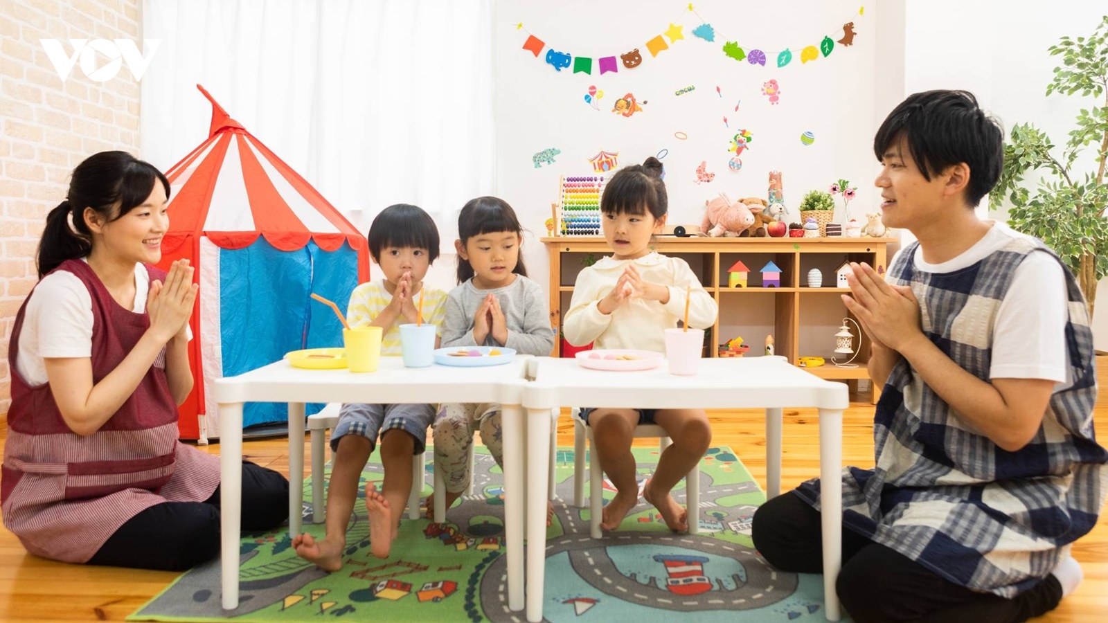 Tỷ lệ nam giới Nhật Bản nghỉ phép chăm con nhỏ cao kỷ lục