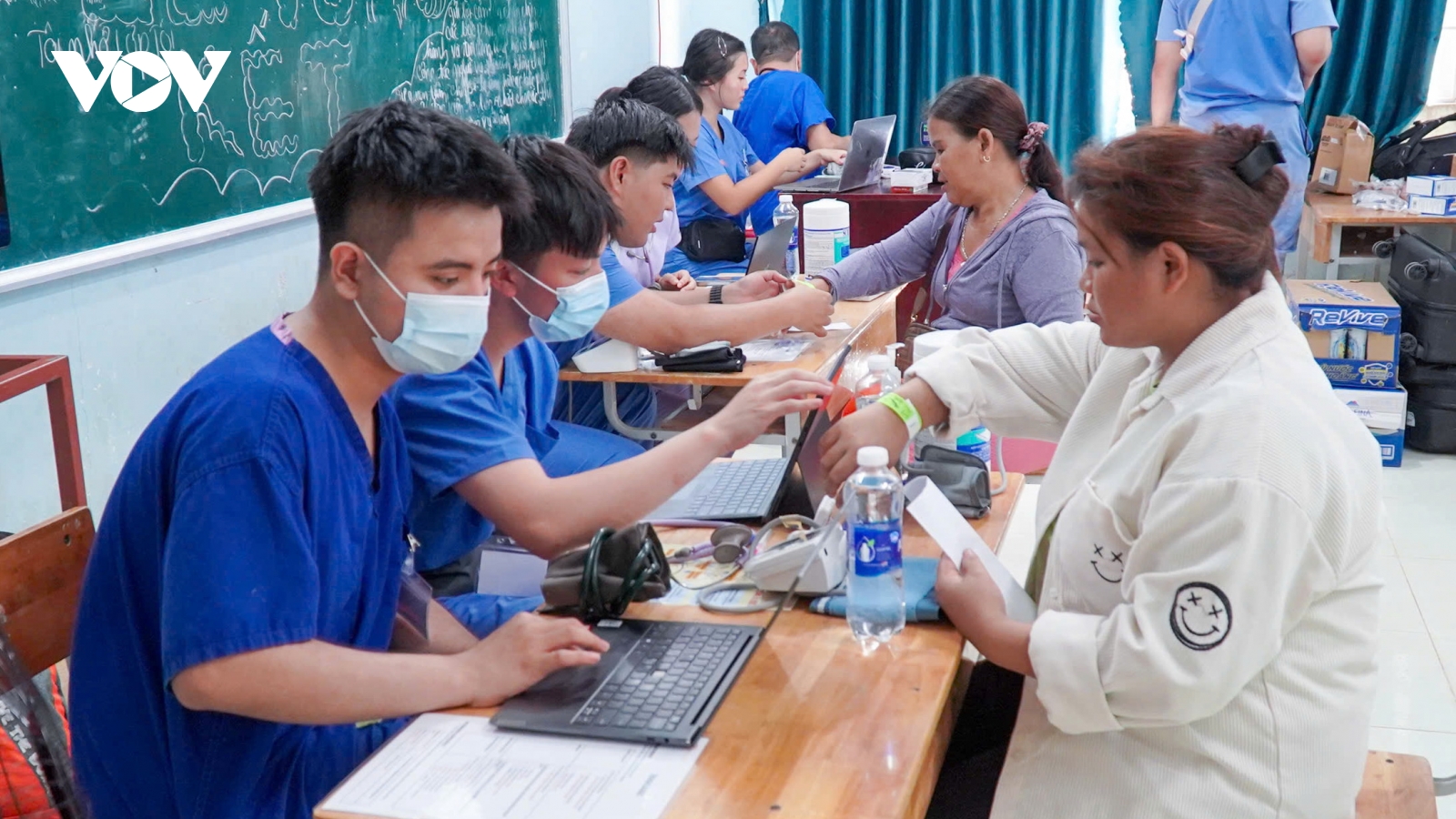 Hơn 1.000 người dân miền núi thành phố Đà Nẵng được khám bệnh miễn phí