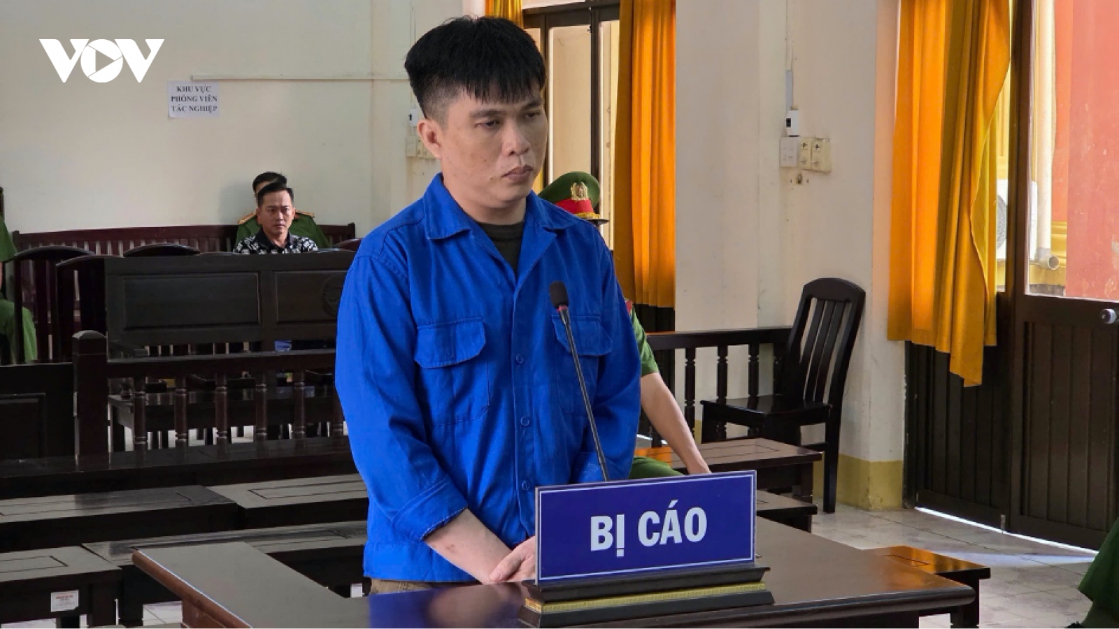 Làm giả giấy tờ đất để chiếm đoạt tiền, lĩnh án 7 năm tù