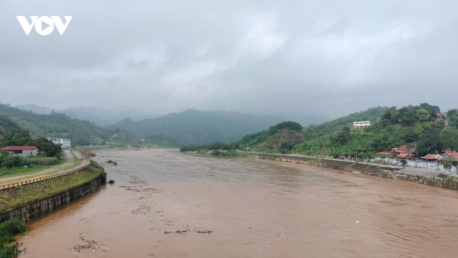 Lào Cai xuất hiện lũ lớn trên sông Hồng