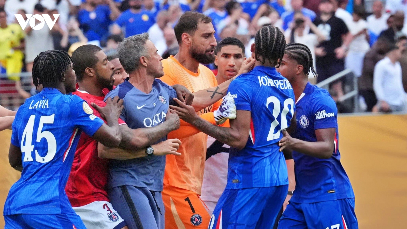 HLV Luis Enrique đối diện án phạt nặng vì “đánh” sao Chelsea