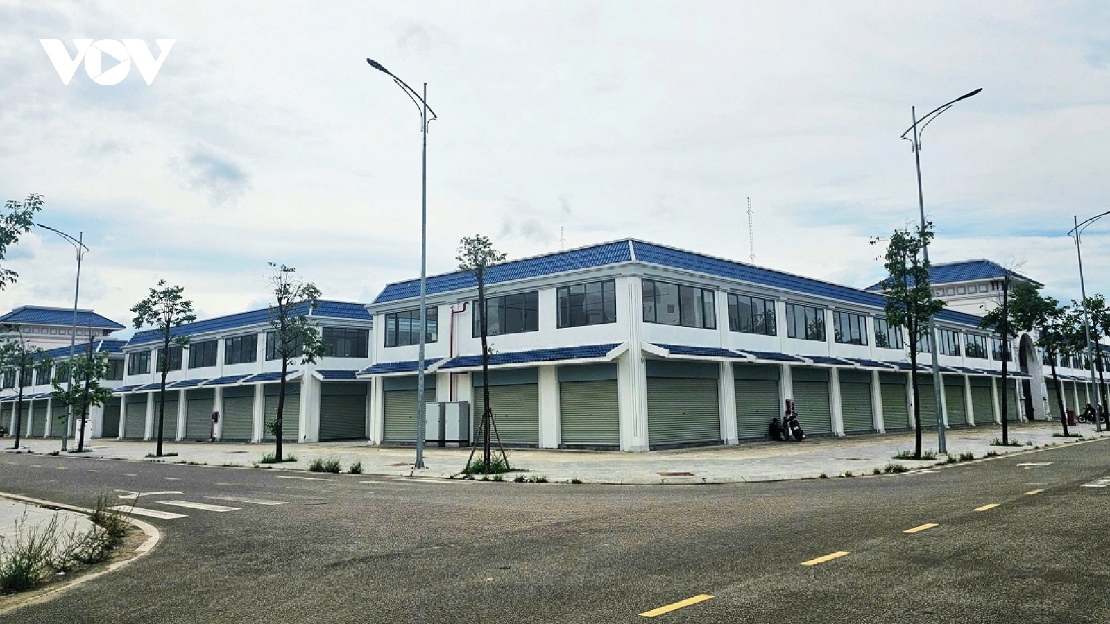 Hơn 100 ki ốt ở chợ An Nhơn, tỉnh Gia Lai (mới) bỏ không, gây lãng phí