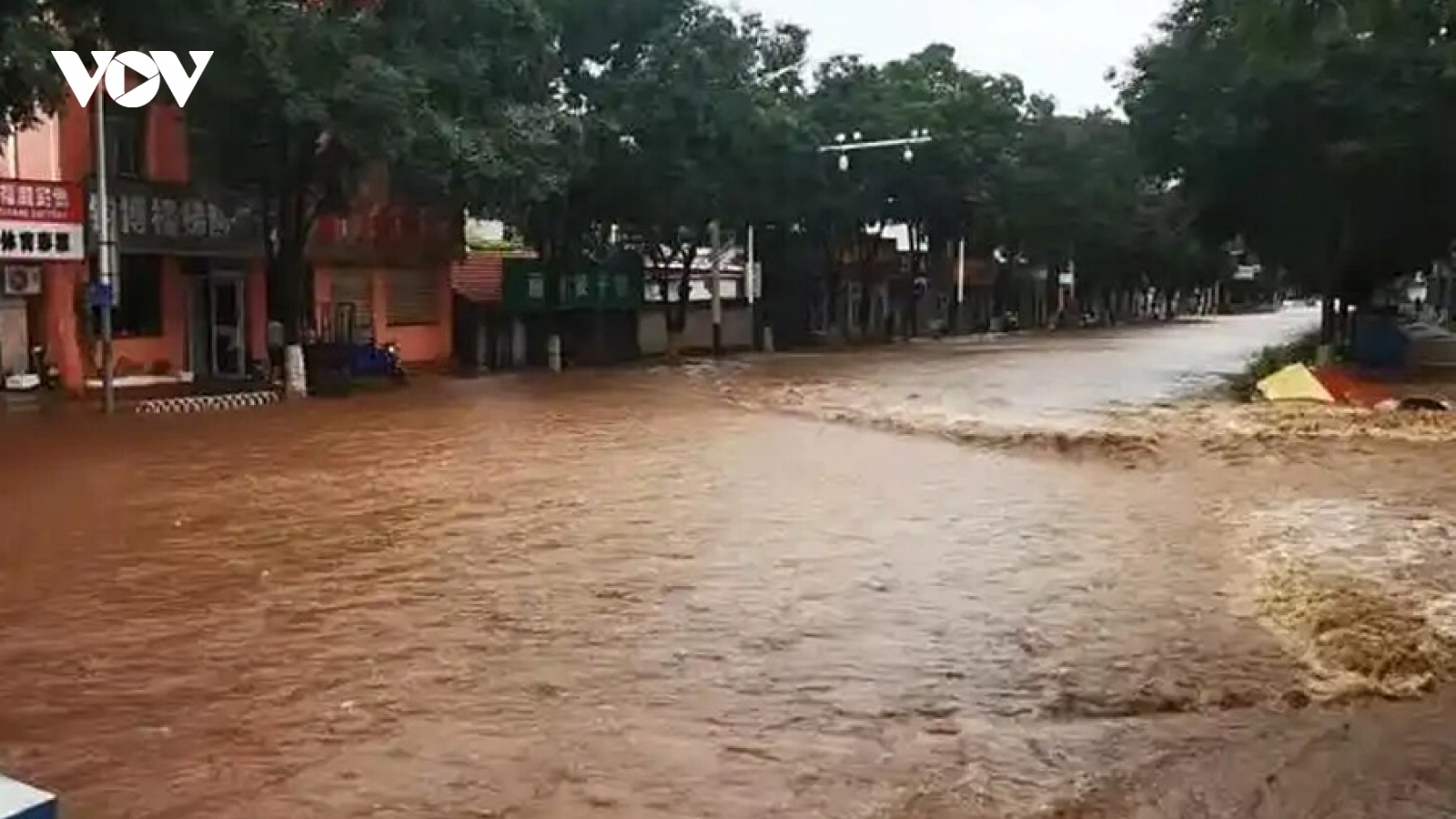 Mưa lớn tiếp tục khiến ít nhất 18 người ở Trung Quốc thiệt mạng