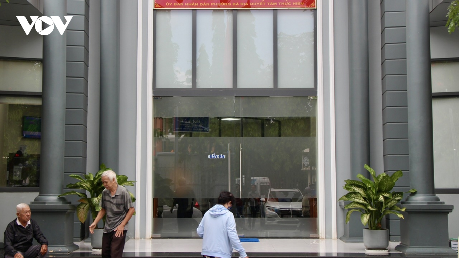 Vận hành chính quyền hai cấp: Phát sinh trục trặc, người dân thông cảm