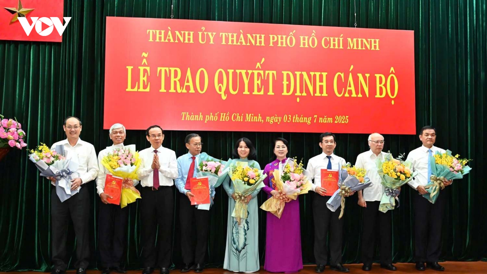 Lãnh đạo chủ chốt của tỉnh, thành sáp nhập TP.HCM nghỉ hưu trước tuổi