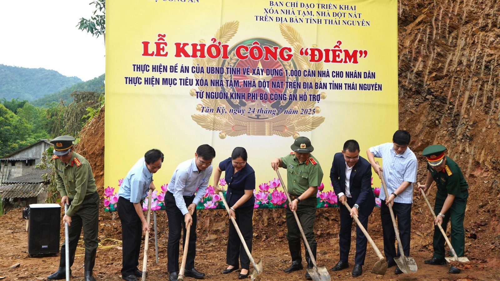 Khởi công xây dựng 1.000 căn nhà cho người dân nghèo ở Thái Nguyên