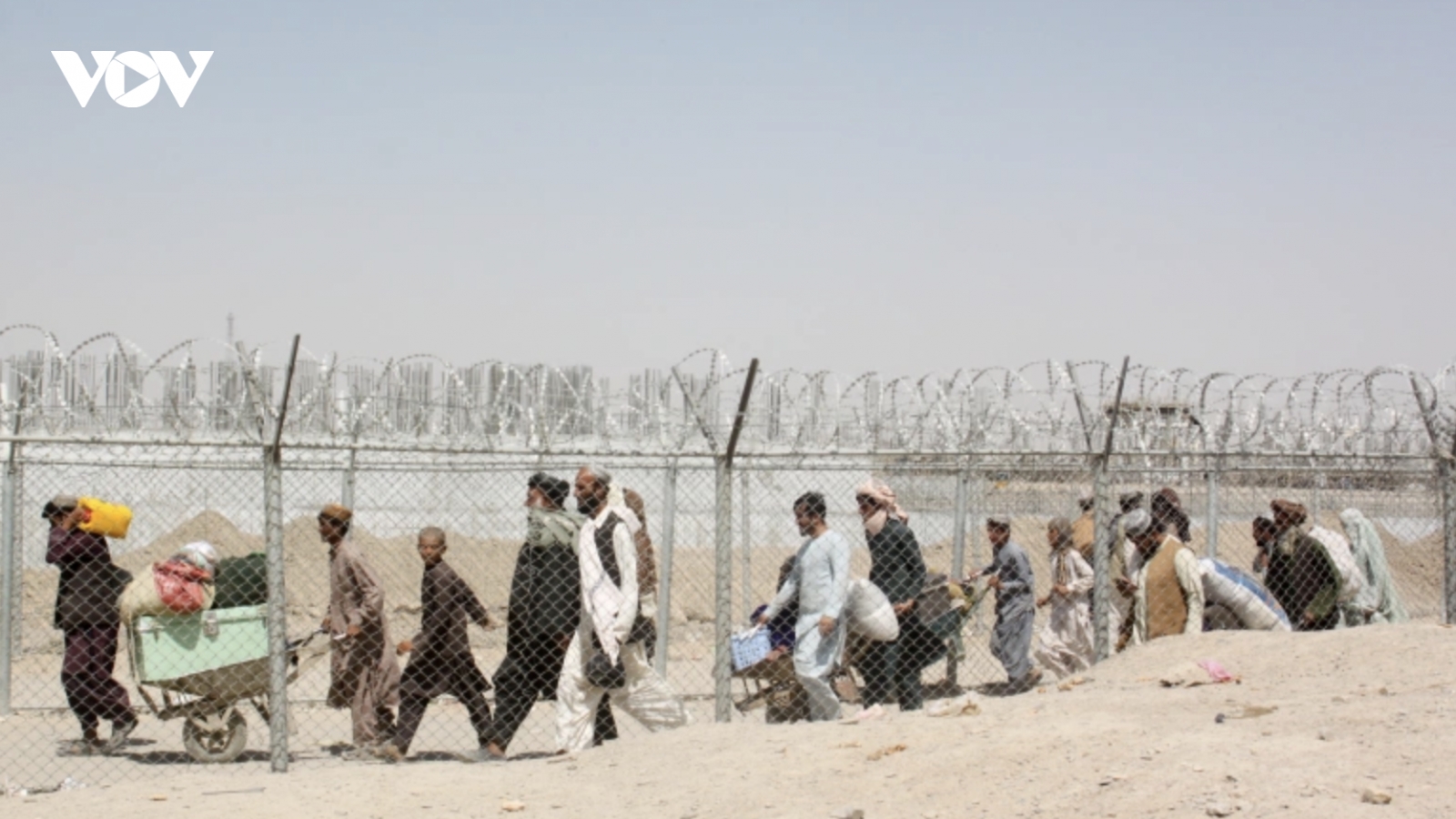 Gần 1 triệu người tị nạn Afghanistan rời Iran trở về nước