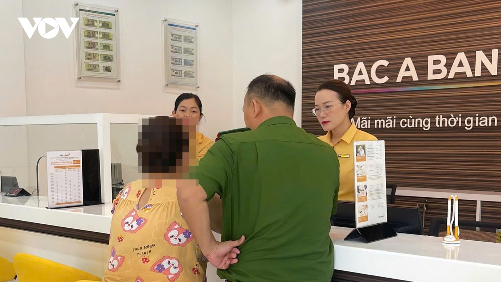 Kịp thời ngăn chặn người phụ nữ chuyển tiền lần 2 cho kẻ lừa đảo