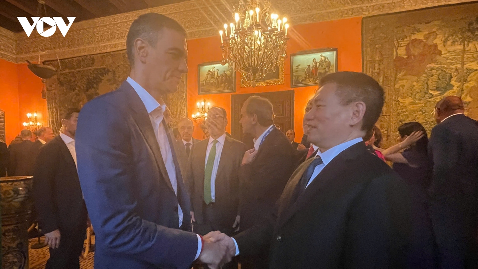 Phó Thủ tướng Hồ Đức Phớc gặp Thủ tướng Tây Ban Nha Pedro Sanchez