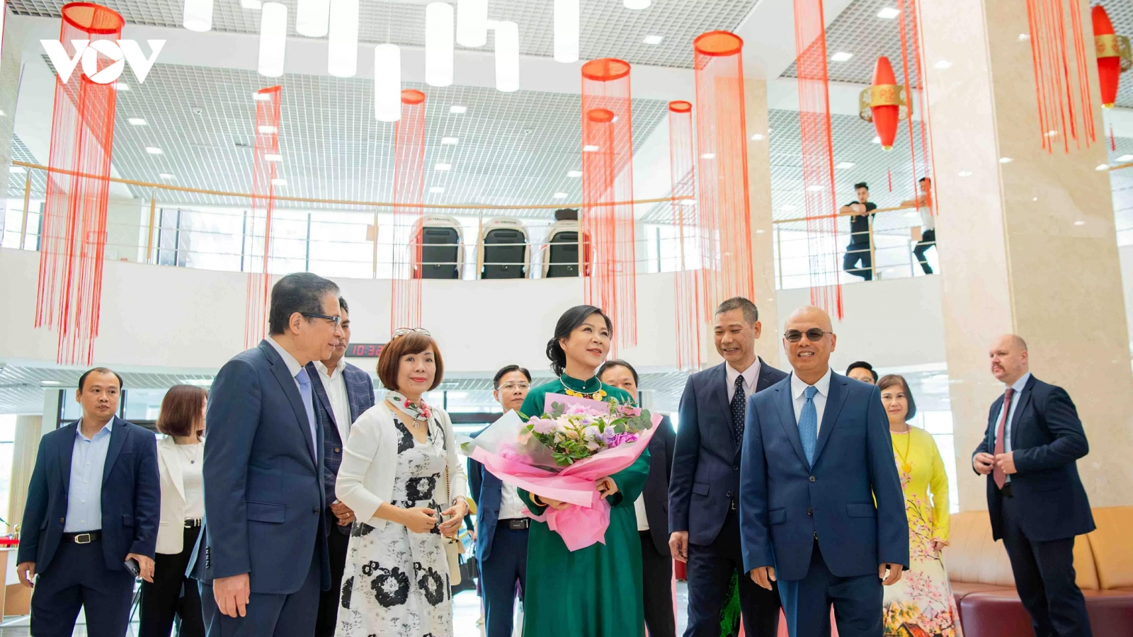Phu nhân Tổng Bí thư Tô Lâm thăm lớp học tiếng Việt tại Nga
