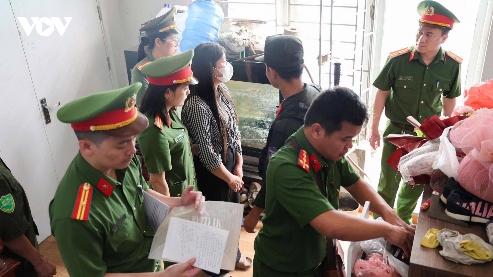 Công an Phú Thọ triệt xóa nhóm "bảo kê" cho phương tiện vận tải vi phạm
